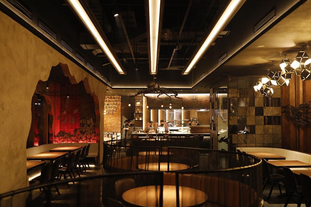 Are you ready for an exciting dining adventure at Carbon Jakarta? Feel the excitement once you enter the area!