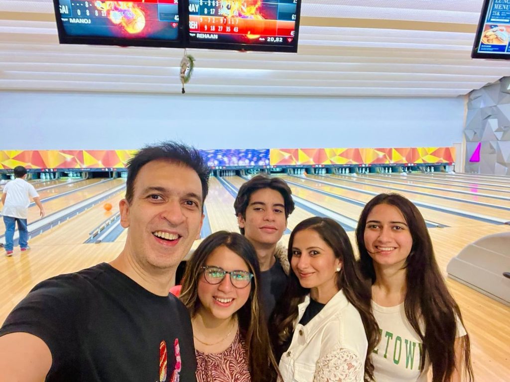 Starting off 2023 with a strike! Cheers to a great day bowling with the family 
...